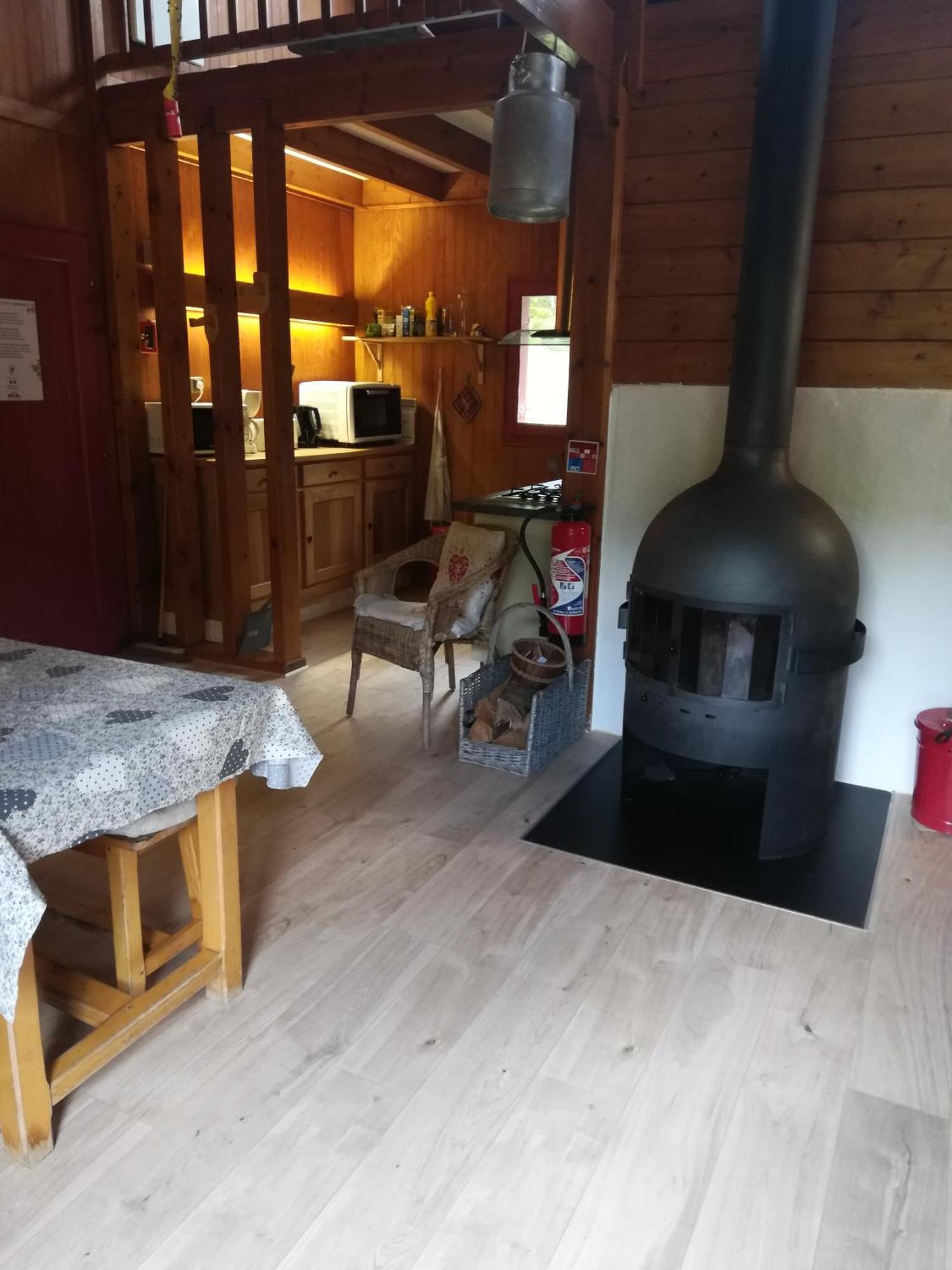 Les Chalets De La Foret D'Issaux Osse-en-Aspe Exterior photo