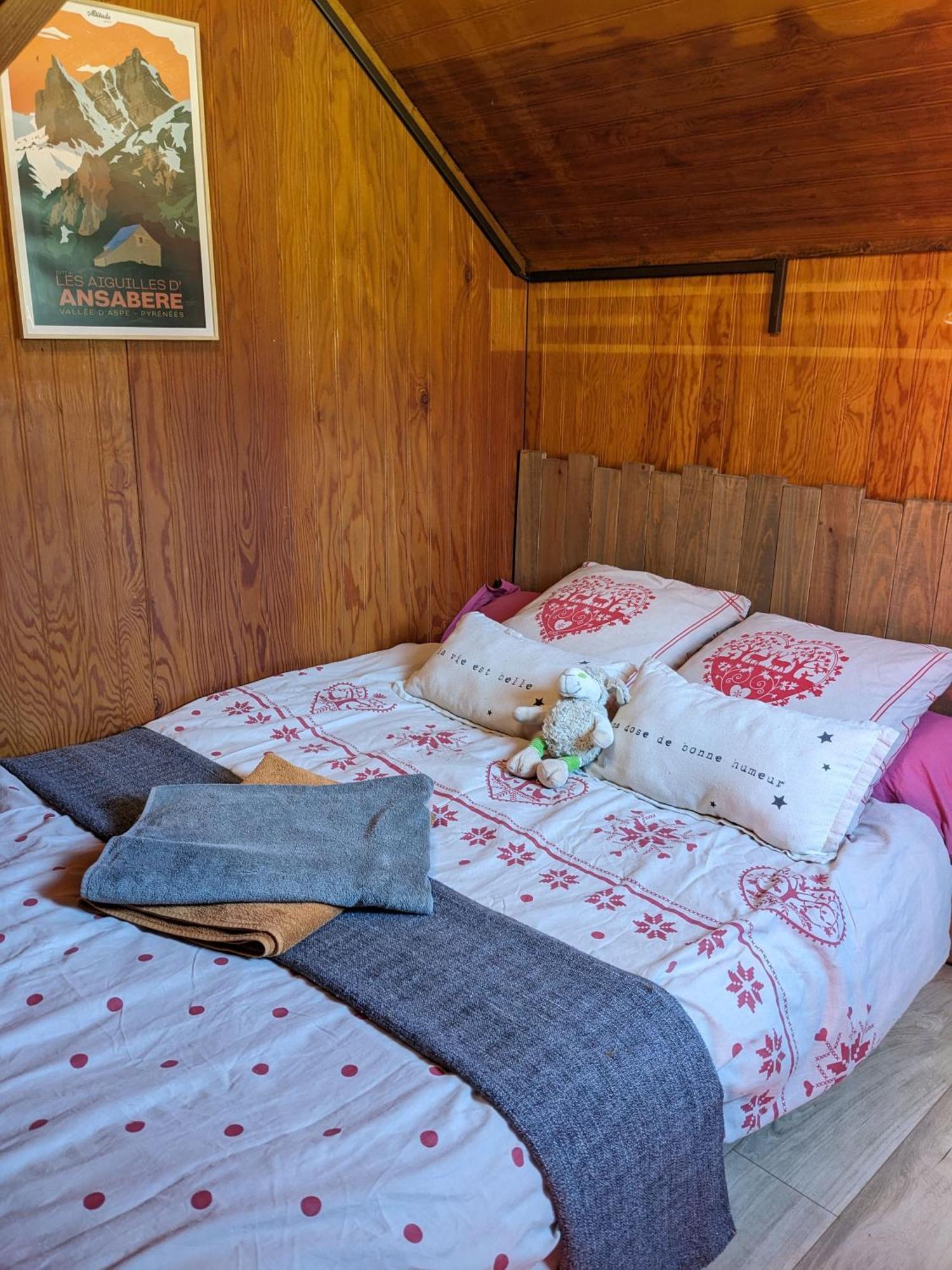 Les Chalets De La Foret D'Issaux Osse-en-Aspe Exterior photo
